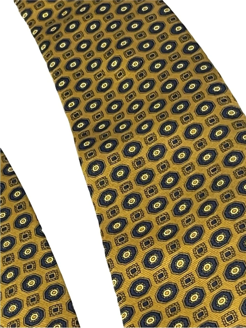 Brooks Brothers Makers Pure Silk Tie Made in USA Gold Navy Medallion- USA
